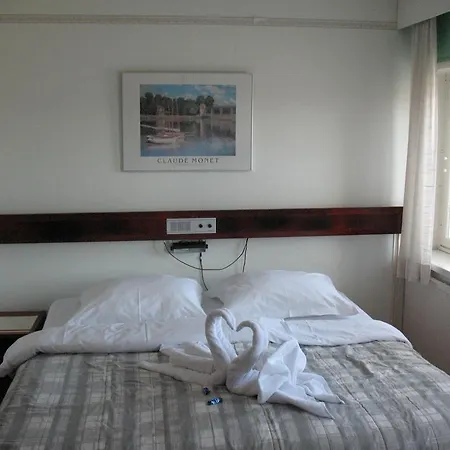 מלון Hotel Kemijaervi