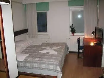 מלון Hotel Kemijaervi 2*
