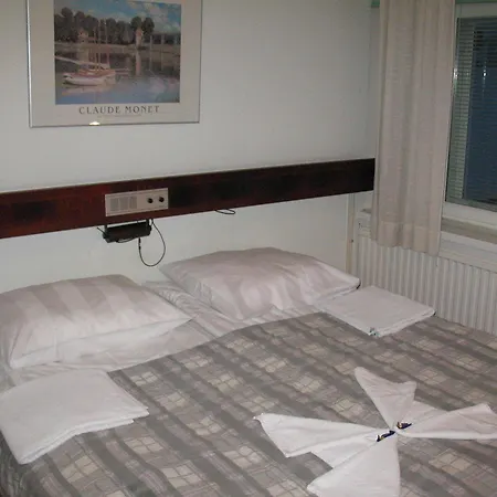מלון Hotel Kemijaervi קמיארבי