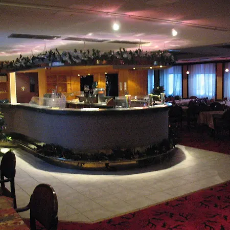 מלון Hotel Kemijaervi
