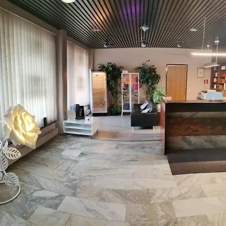 מלון Hotel Kemijaervi